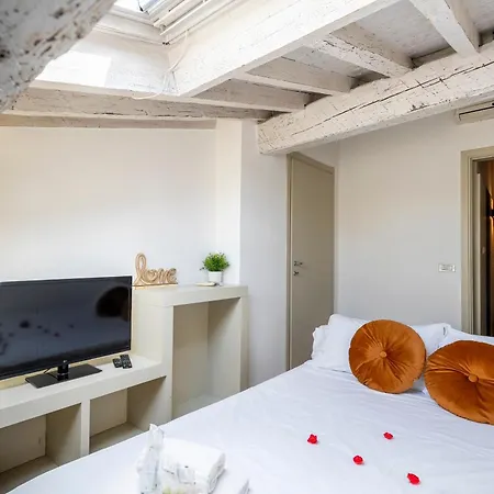 Duomo View And Hammam Апартаменты Флоренция